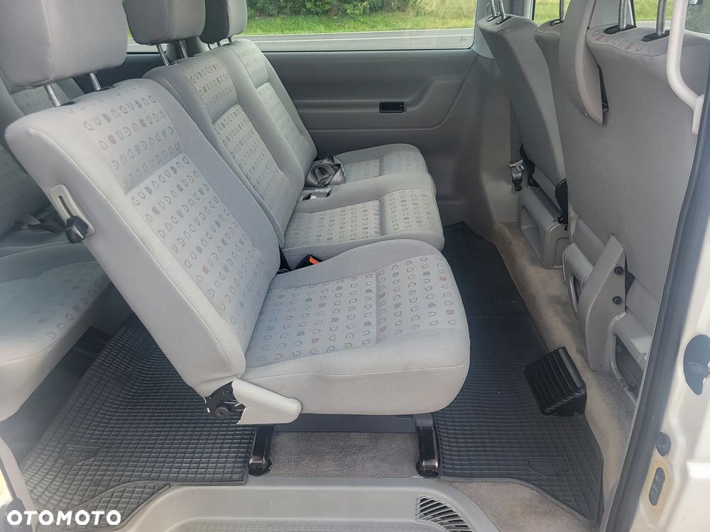 Volkswagen Caravelle TDI Basis / CL - 26