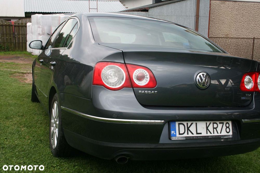 Volkswagen Passat 1.6 TDI DPF BlueMotion Technology Comfortline - 9