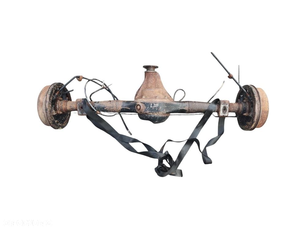 BELKA OŚ OŚKA TYŁ TYLNA MOST KOMPLETNA MITSUBISHI L200 III 2.5 DIESEL 01-06 - 1