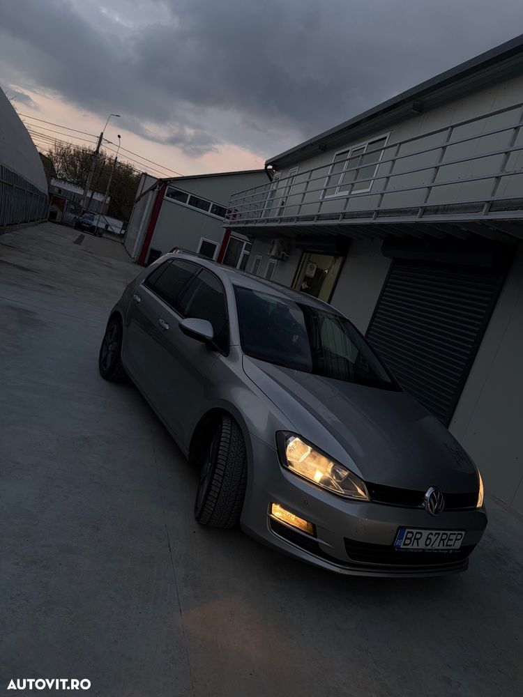 Volkswagen Golf - 24