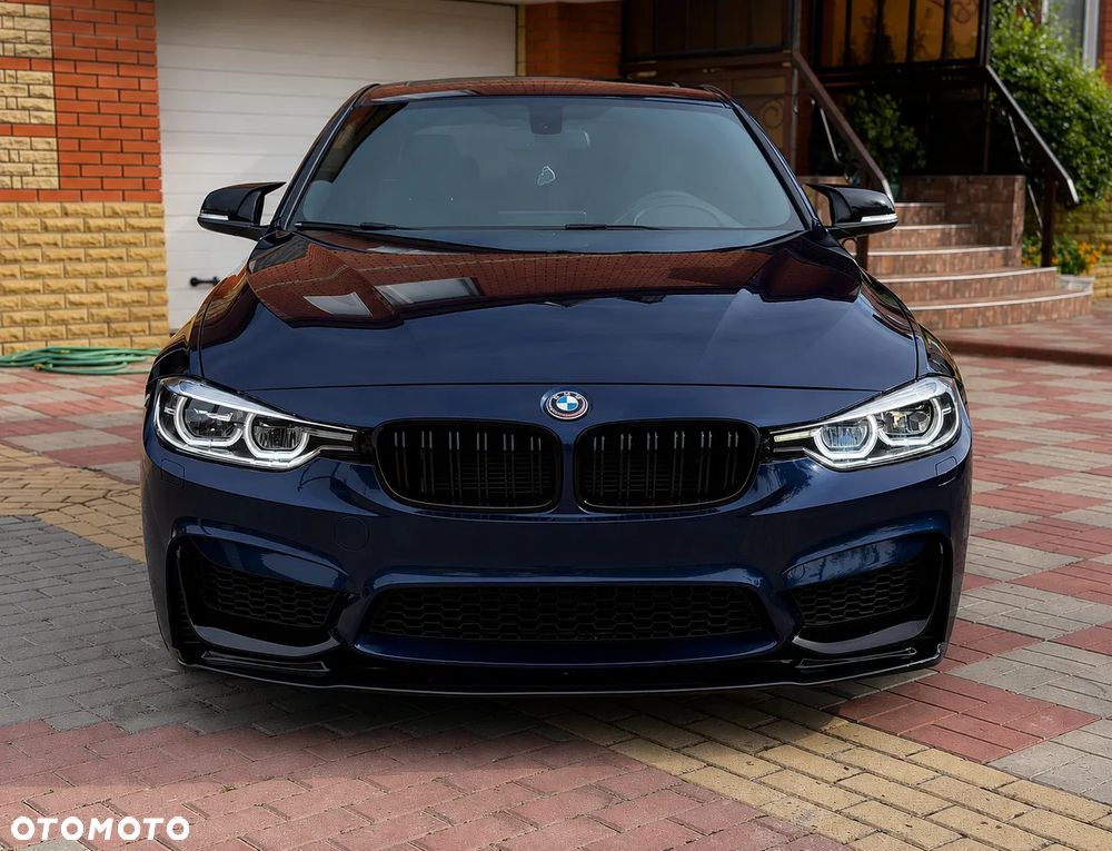 BMW Seria 3 330i M Sport - 4