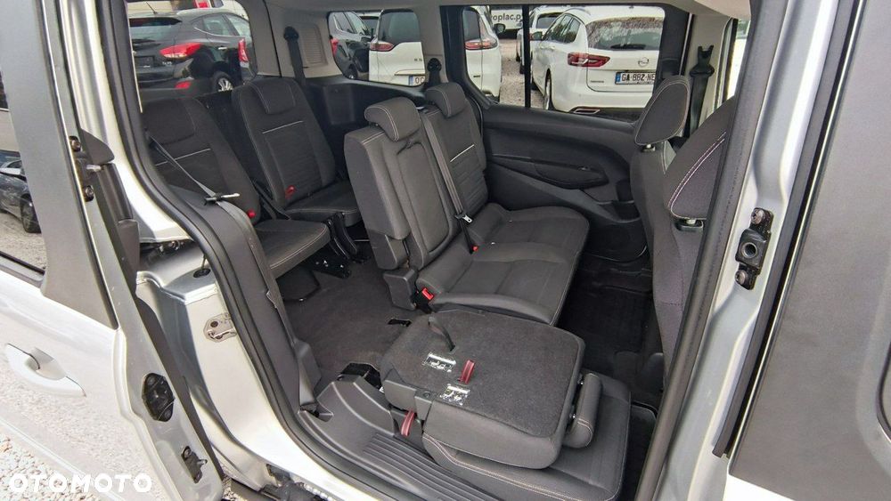 Ford Tourneo Connect Grand - 24