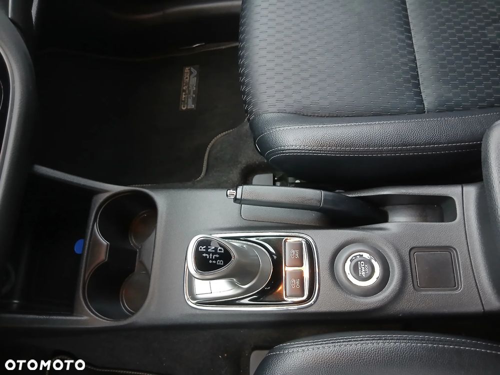 Mitsubishi Outlander - 25