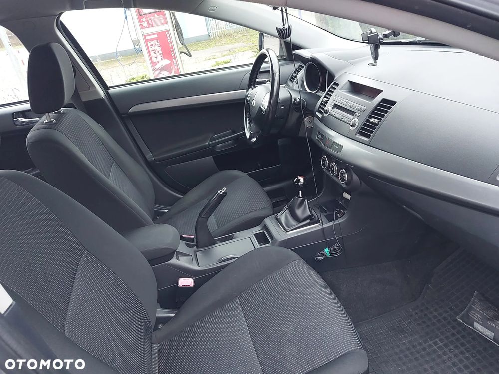 Mitsubishi Lancer 1.8 Invite - 13