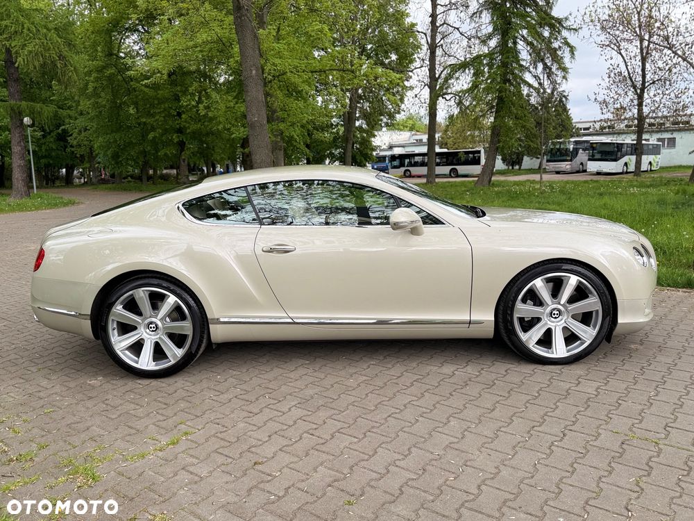 Bentley Continental GT W12 - 8