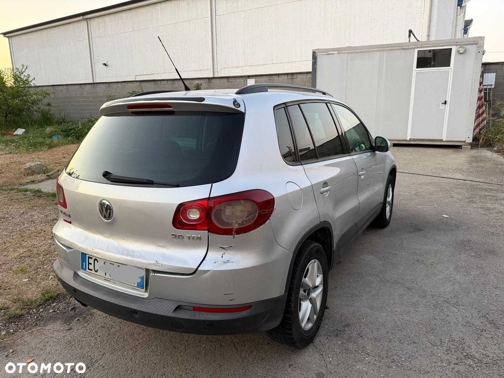 Volkswagen Tiguan - 4