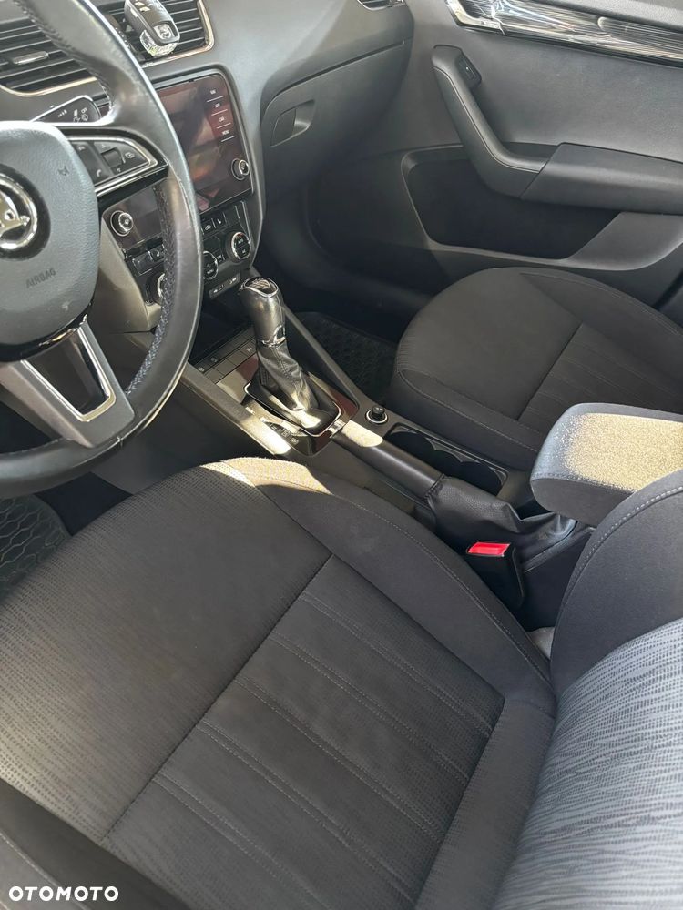 Skoda Octavia 2.0 TDI Clever DSG - 8