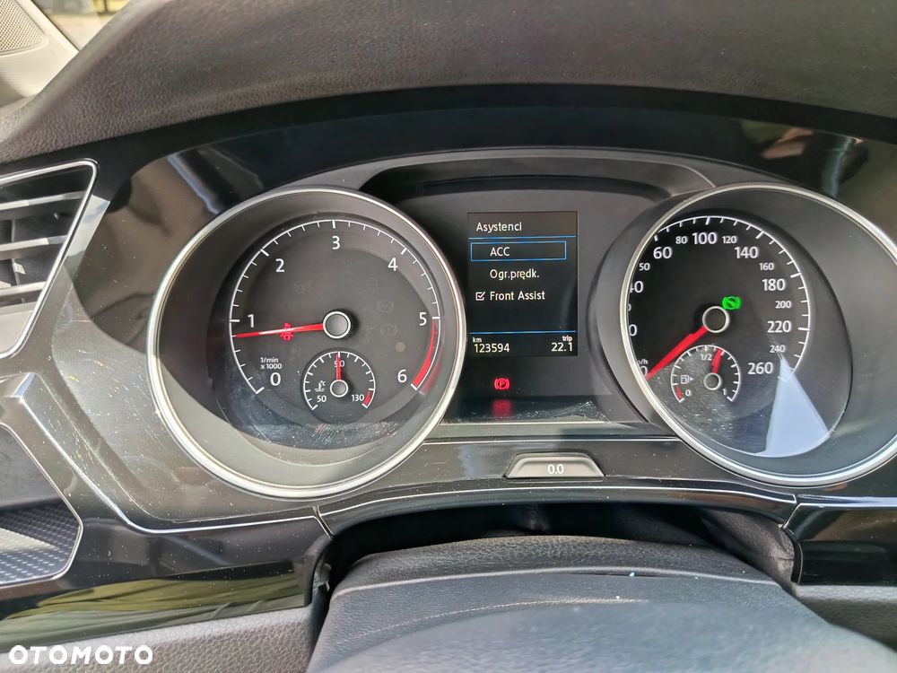 Volkswagen Touran 2.0 TDI SCR DSG Highline - 19