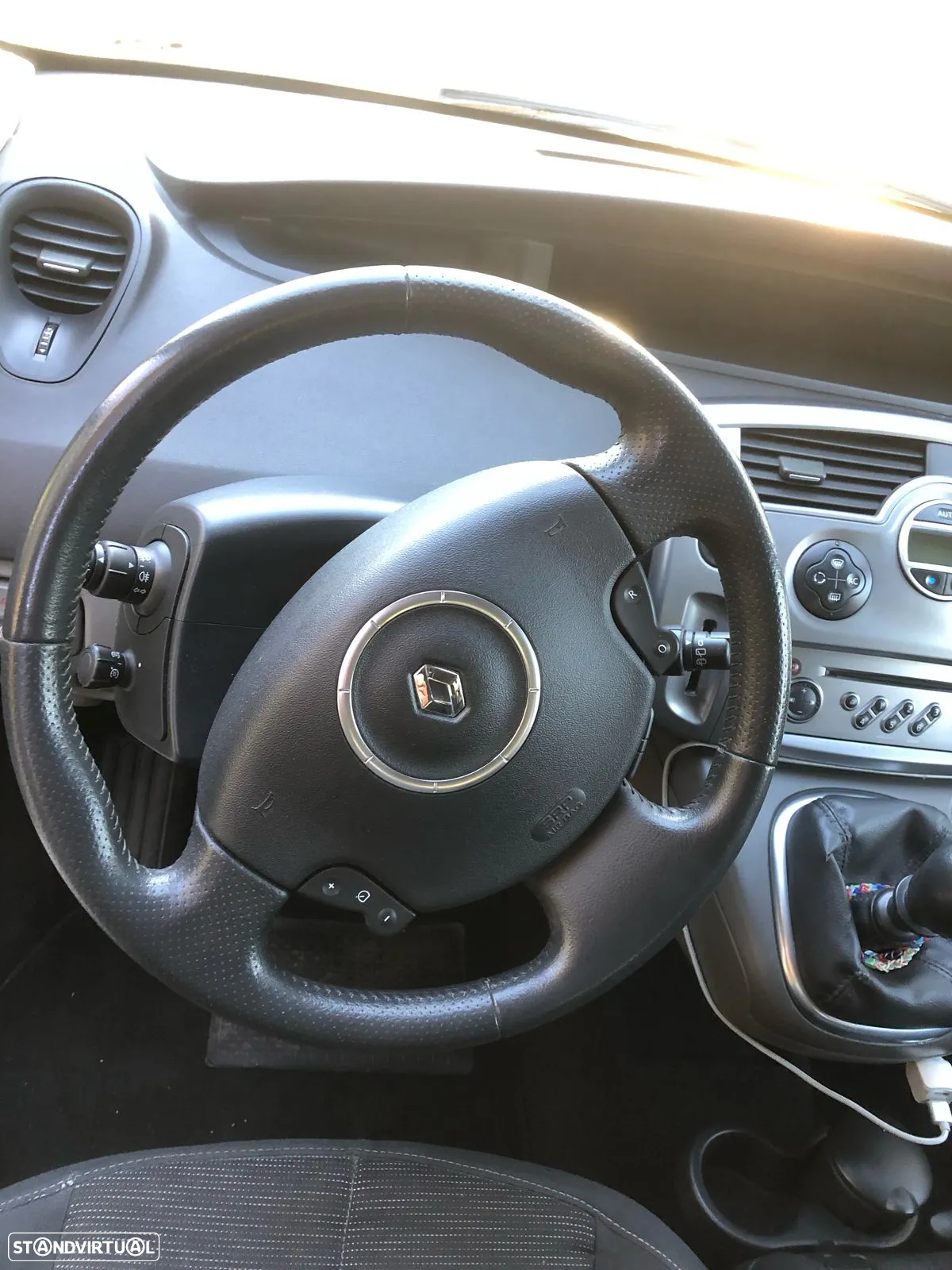 Renault Mégane Scénic - 9
