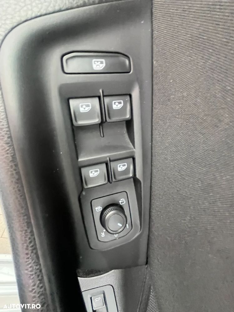Volkswagen Passat 2.0 TDI DSG Comfortline - 11