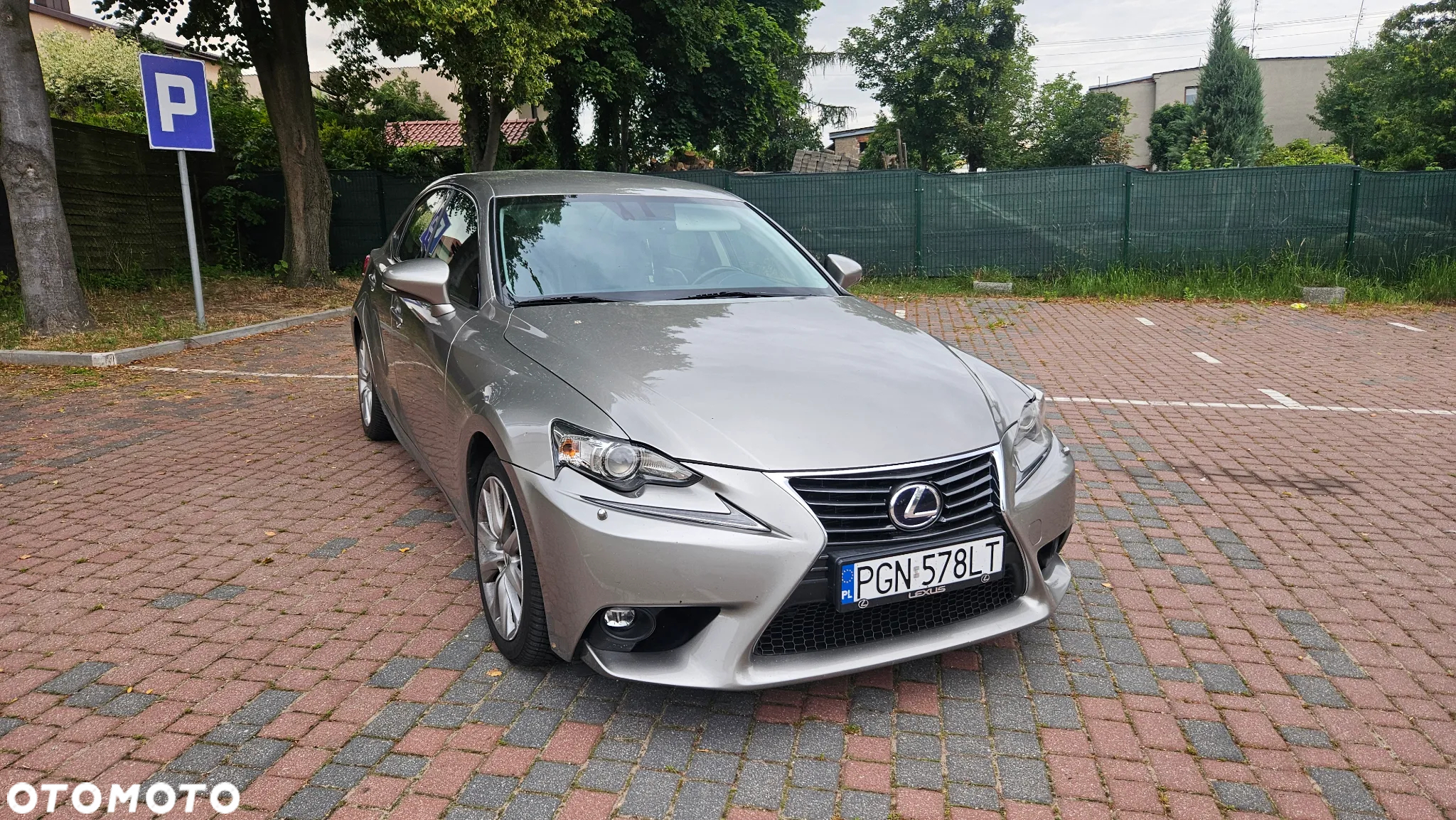 Lexus IS 300h - 2