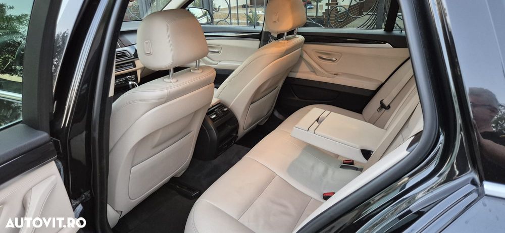 BMW Seria 5 525d Aut. Luxury Line - 38