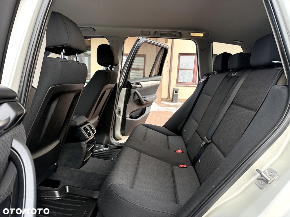 BMW X3 xDrive20d - 28