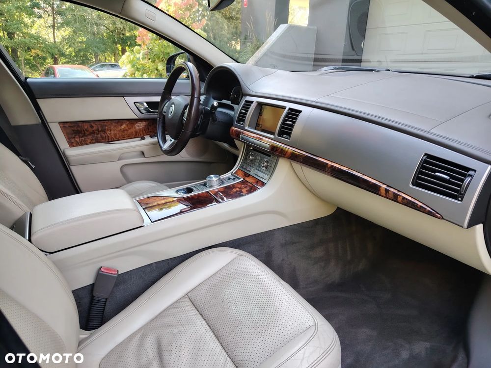 Jaguar XF 3.0 V6 D S Premium Luxury - 7