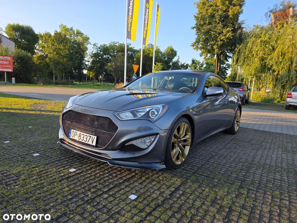 Hyundai Genesis Coupe - 1