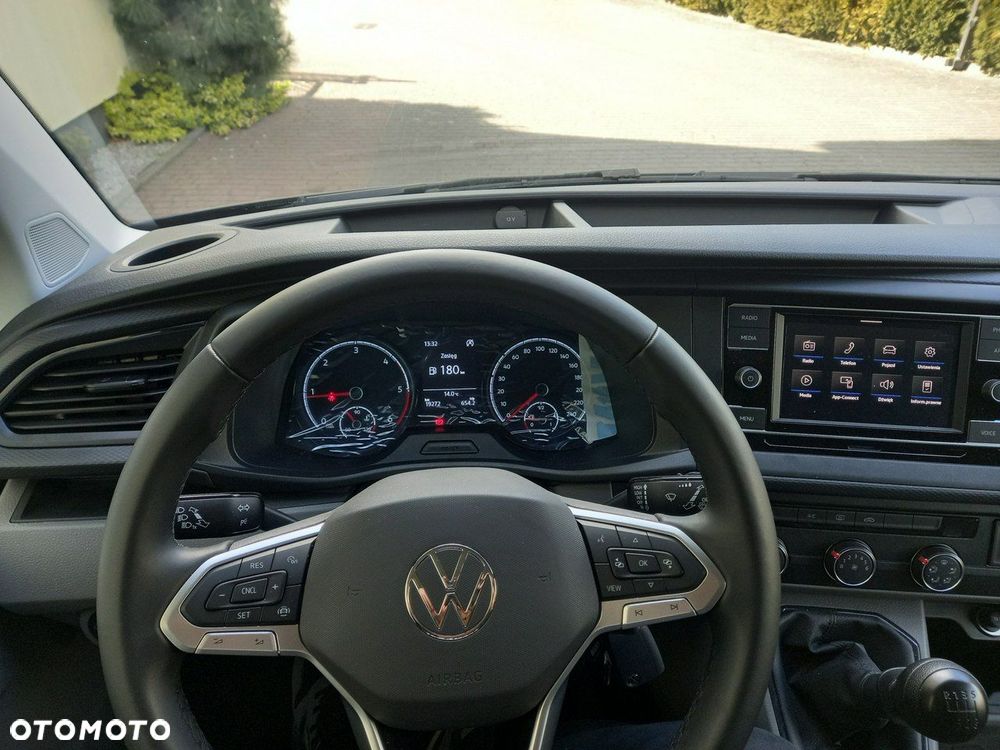 Volkswagen Caravelle - 25