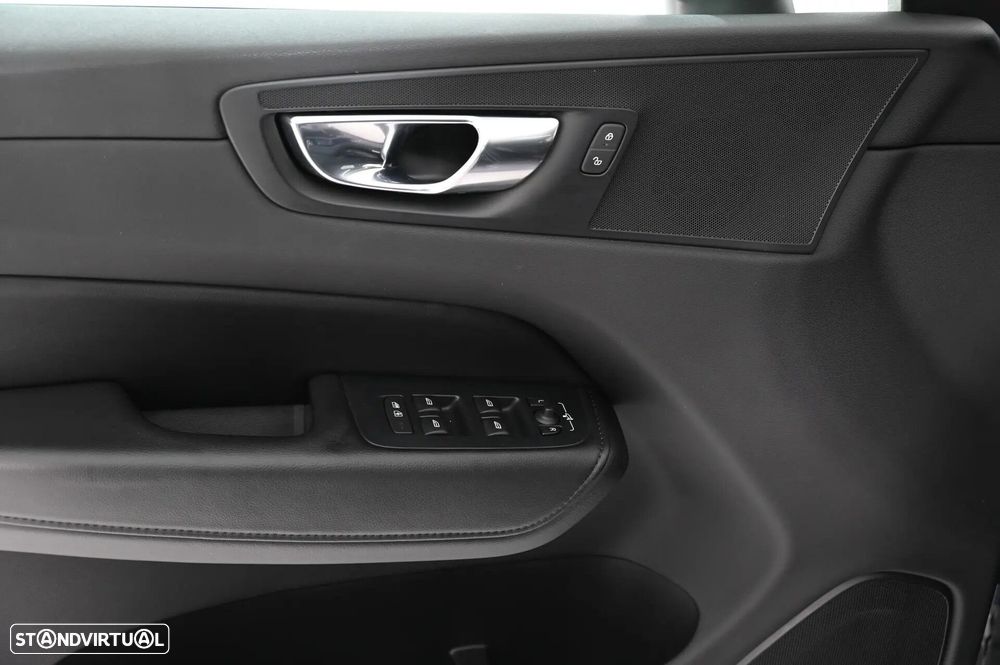 Volvo XC 60 2.0 T6 PHEV Inscription Expression AWD - 32