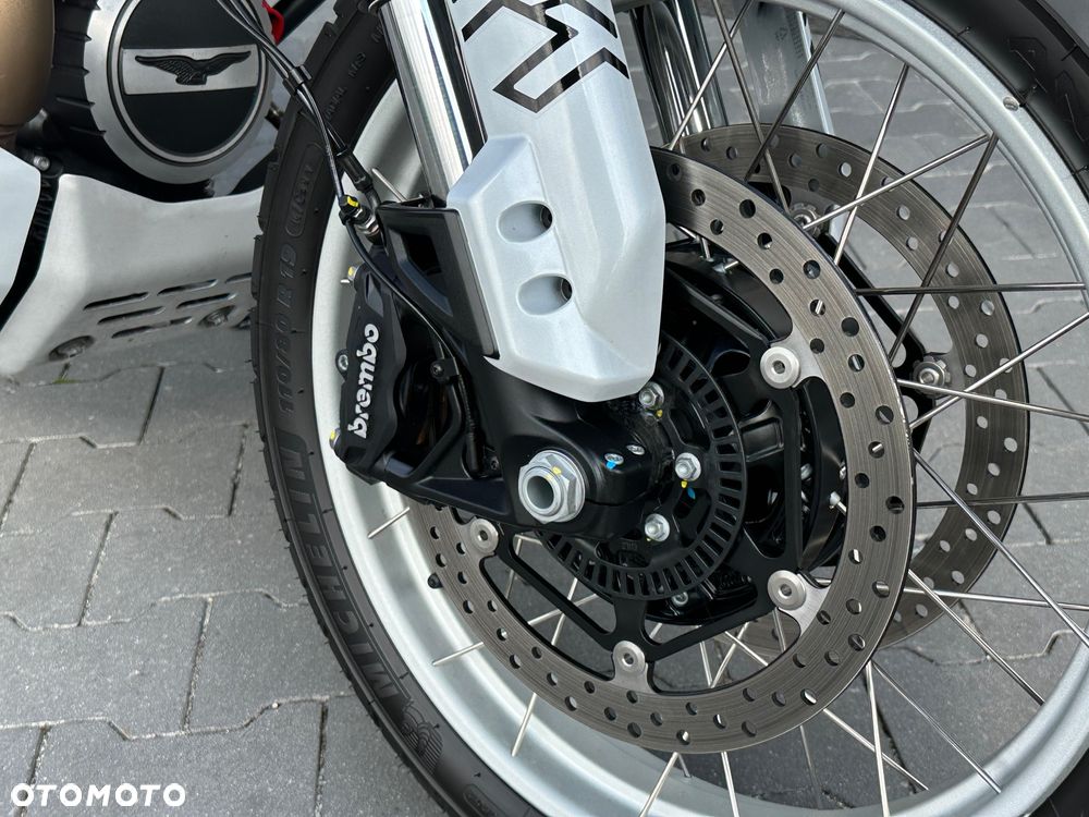 Moto Guzzi V85 - 21