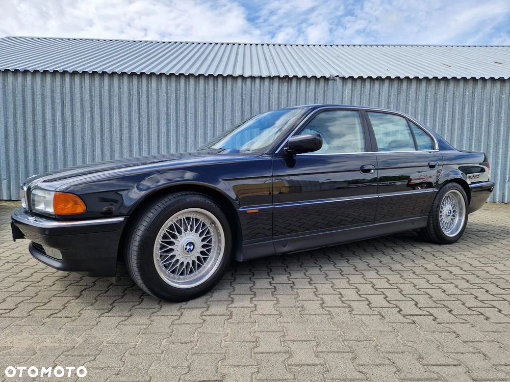 BMW Seria 7 740i - 4