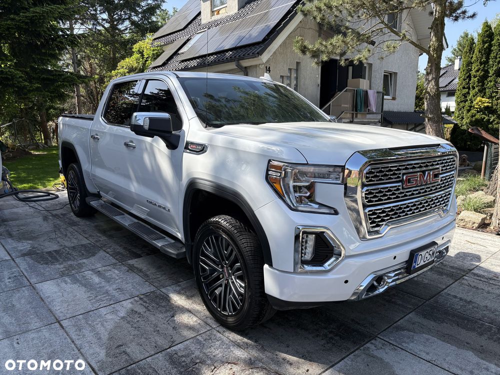 GMC Sierra - 1