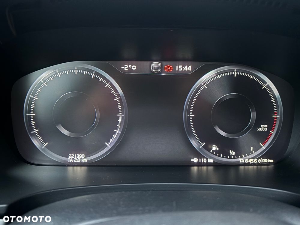 Volvo V90 D5 AWD Geartronic Momentum - 29