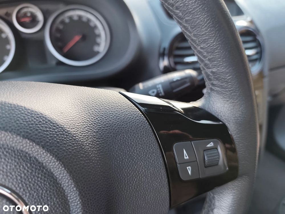 Opel Corsa 1.4 16V Edition - 14