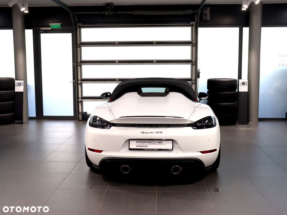Porsche 718 Spyder - 4