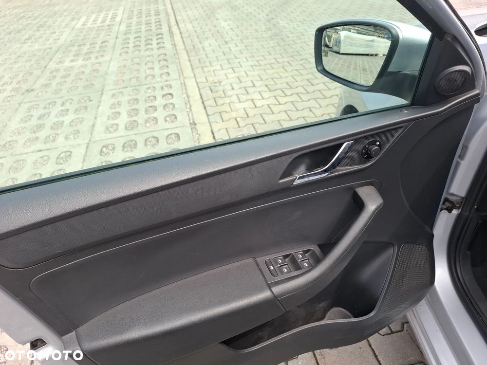 Skoda RAPID - 11