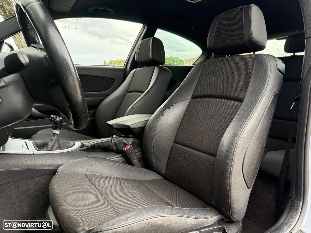 BMW 118 d Pack M - 14