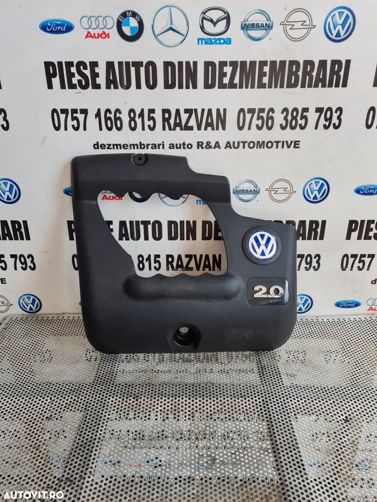 Capac Motor Vw Bora Golf 4 2.0 Benzina  - Dezmembrari Arad - 1