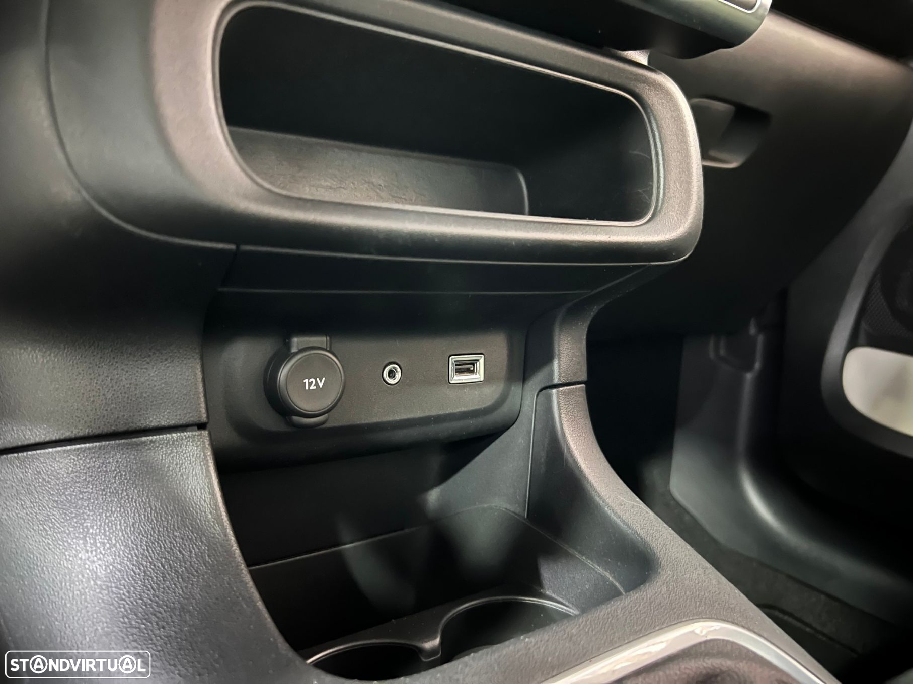 Citroën C3 1.2 PureTech Shine - 23