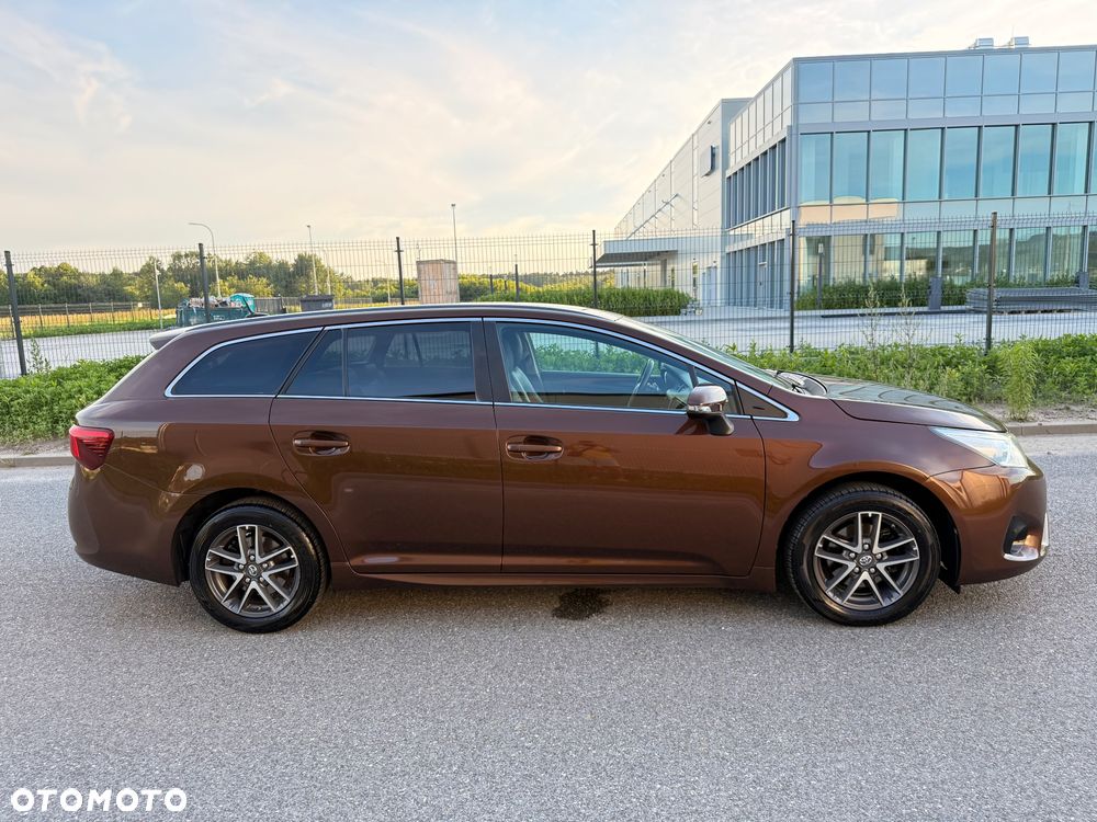 Toyota Avensis 1.8 Selection - 9