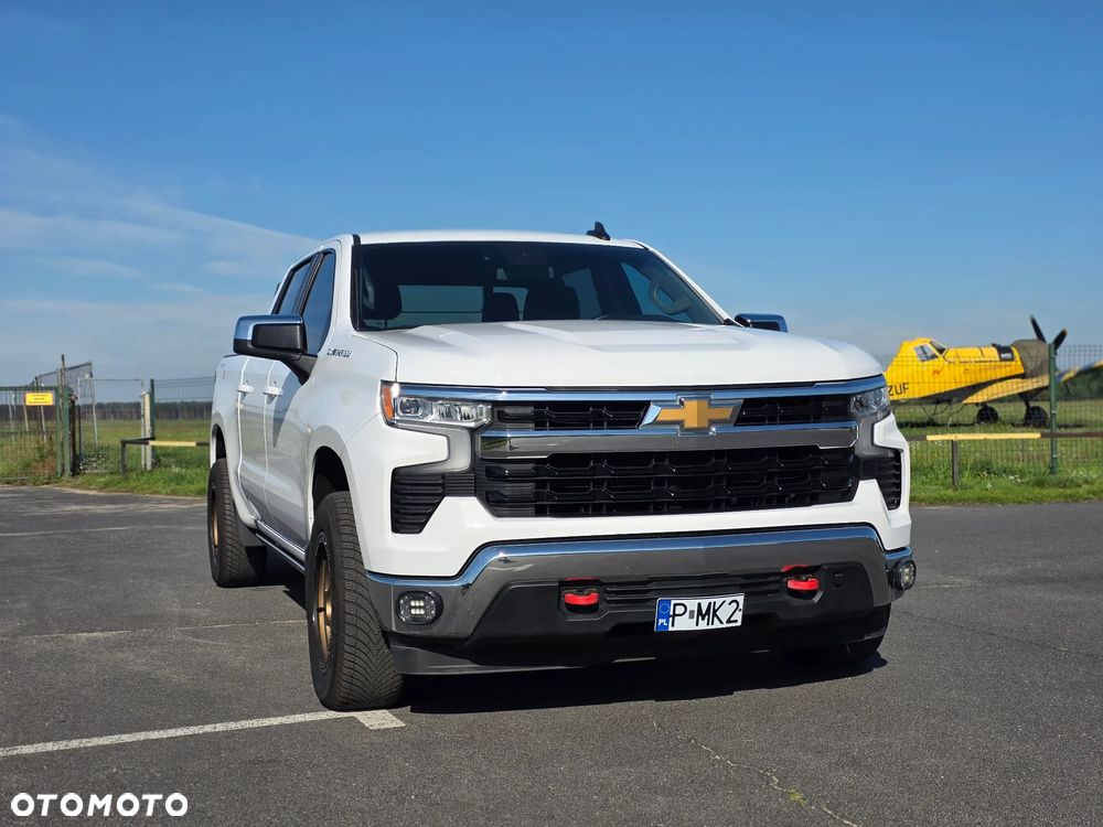 Chevrolet Silverado - 1
