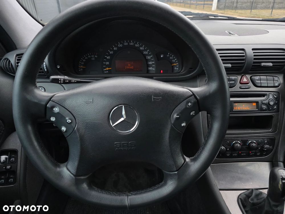 Mercedes-Benz Klasa C 180 Kompressor Avantgarde Sport Edition - 11