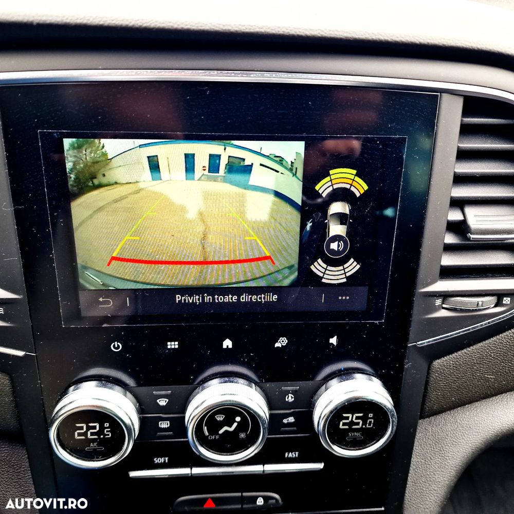 Renault Megane TCe 140 GPF Techno - 27