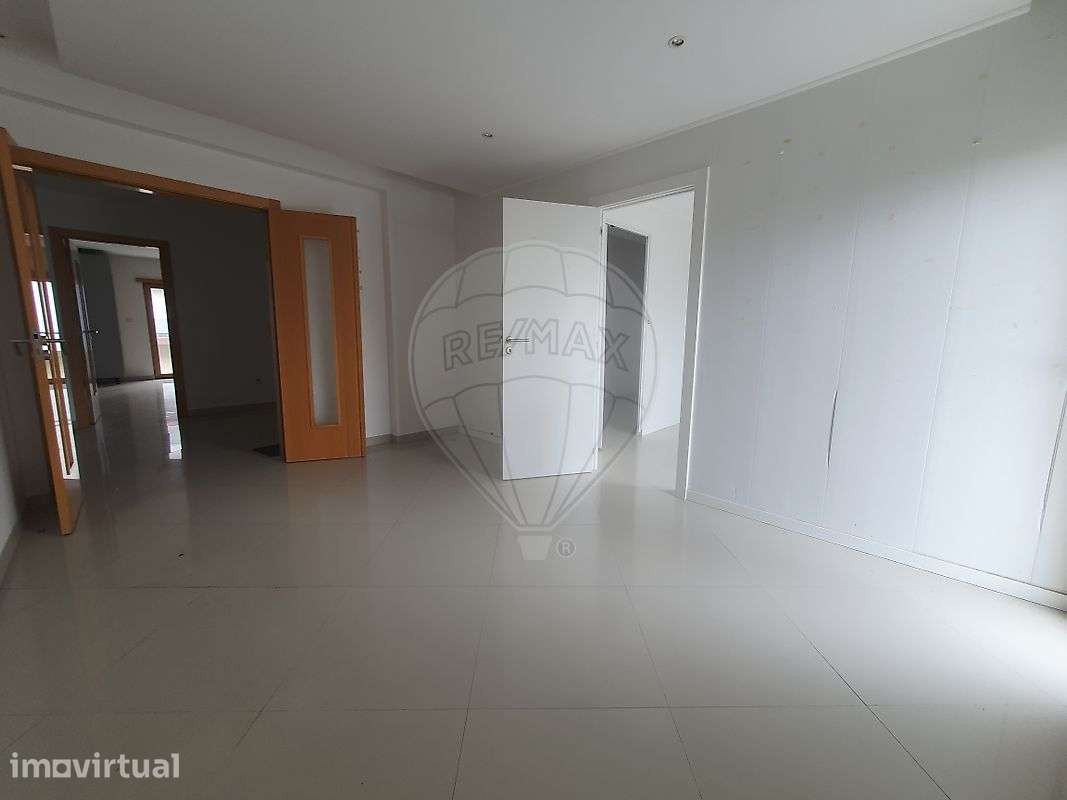 Apartamento T4 para venda - Grande imagem: 2/37