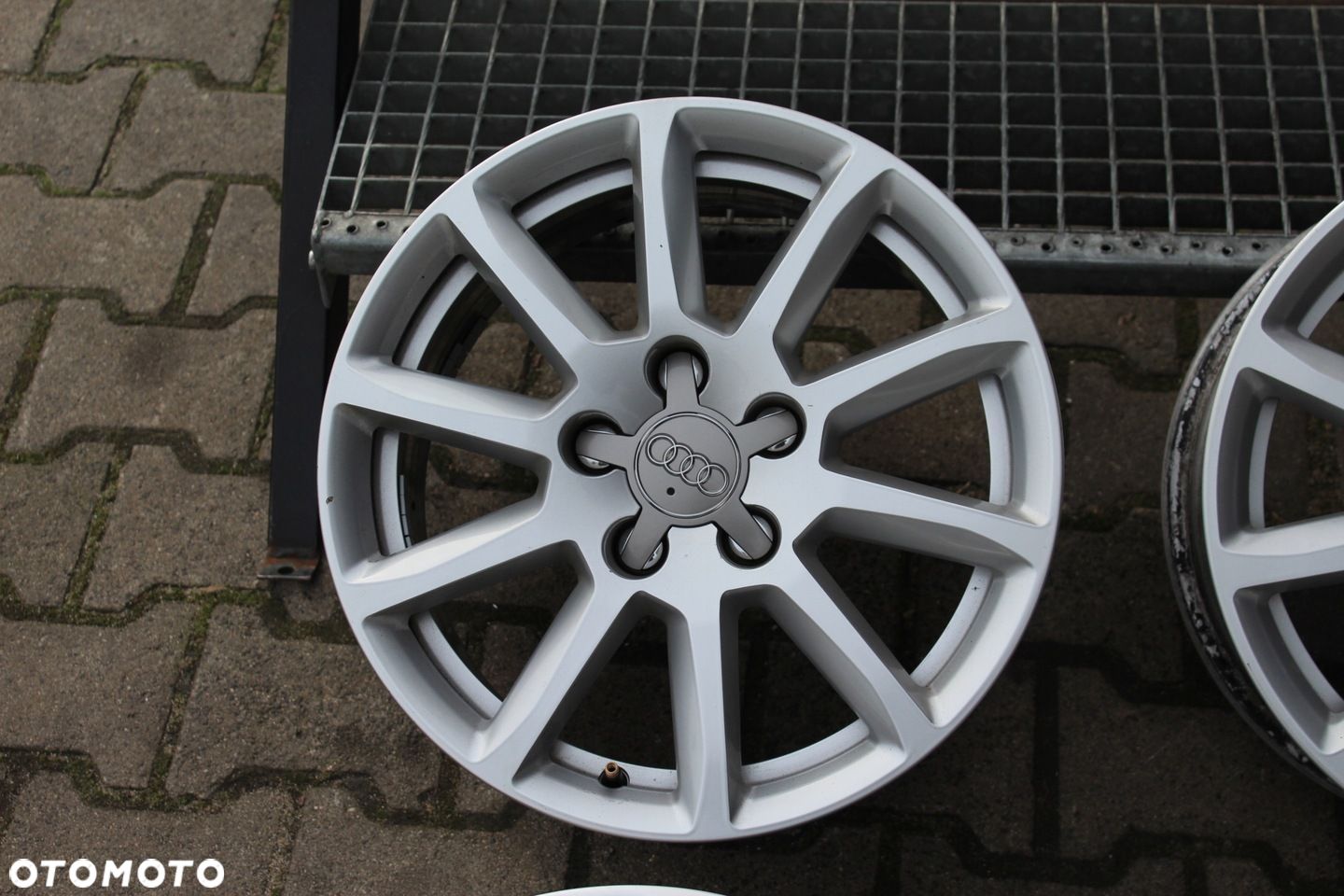 ORYG AUDI A4 B8 8K0 16cali 5x112 ET45 7,5J Q3 A3 A6 - 1