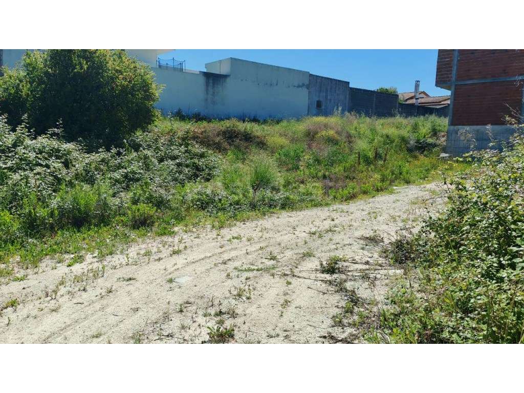 Lote para construção de moradia em zona calma da cidade - Grande imagem: 4/7