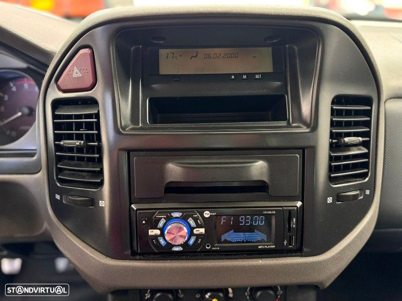 Mitsubishi Pajero 3.2 DI-D GLS - 24