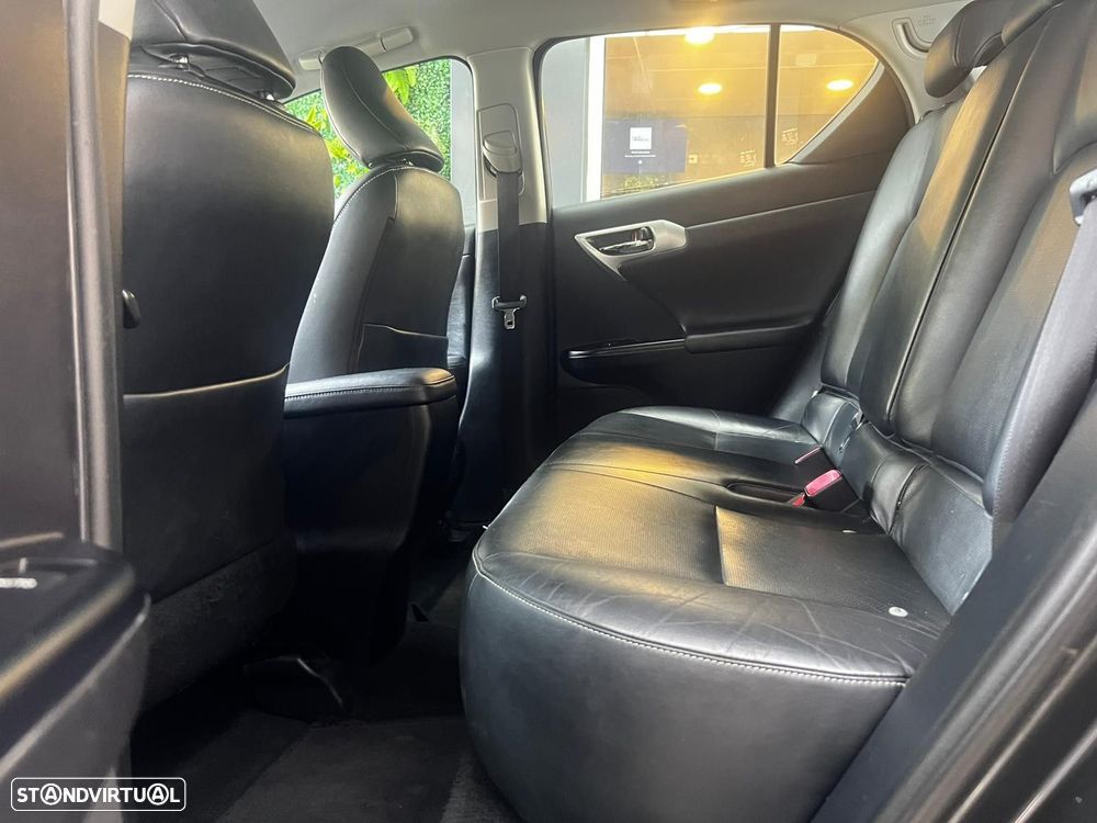 Lexus CT 200h Luxury - 10