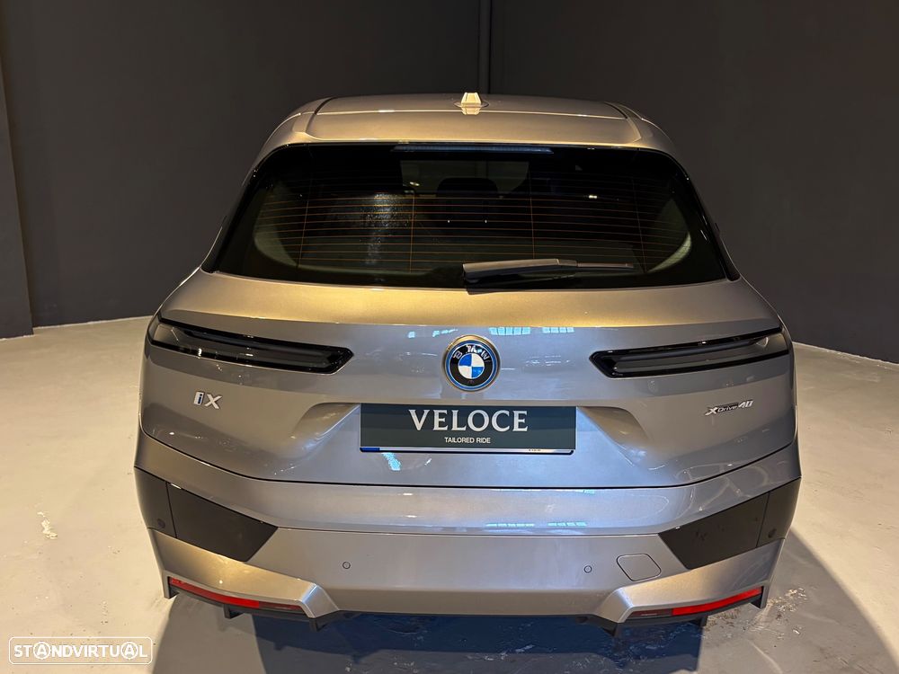 BMW iX xDrive40 - 7