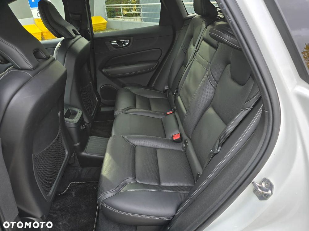 Volvo XC 60 T8 AWD Recharge Geartronic Inscription - 17