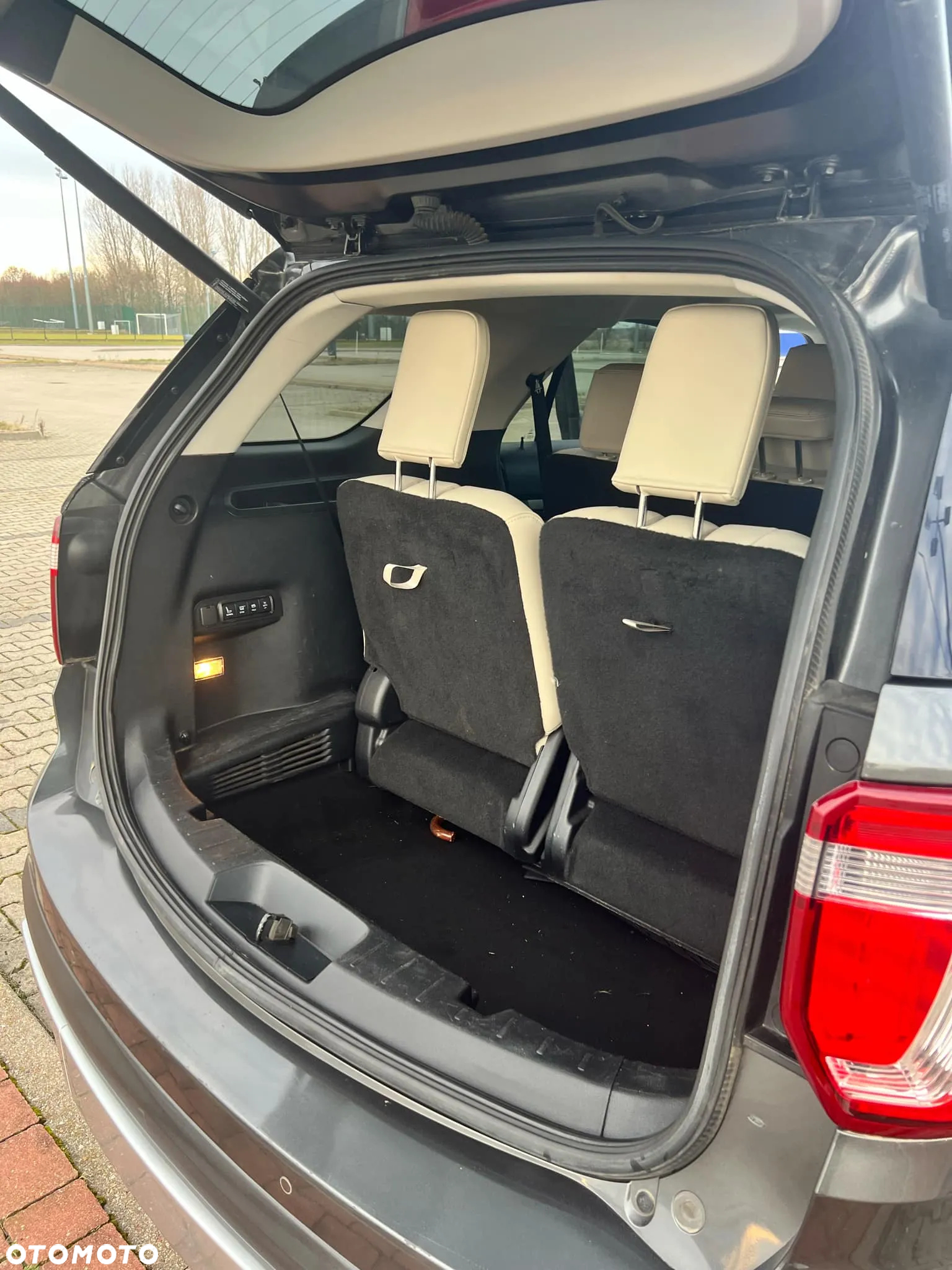 Ford Explorer - 6