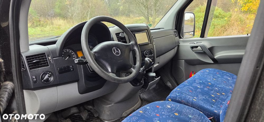 Mercedes-Benz Sprinter - 12