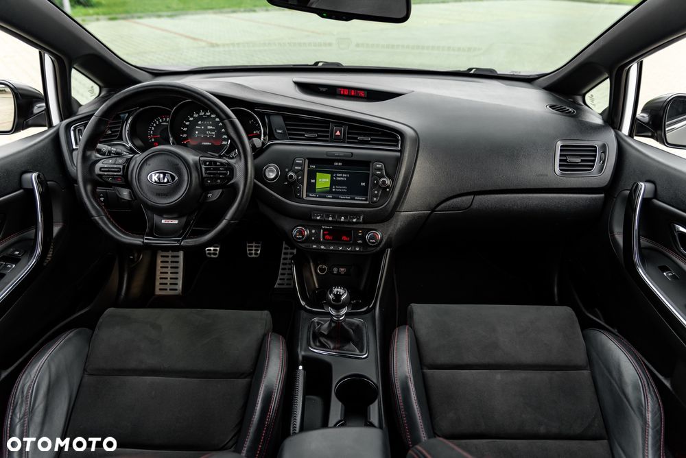 Kia Ceed 1.6 T-GDI GT - 29
