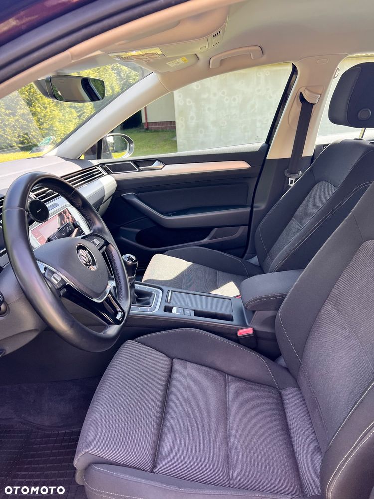 Volkswagen Passat 2.0 TDI SCR Comfortline - 6