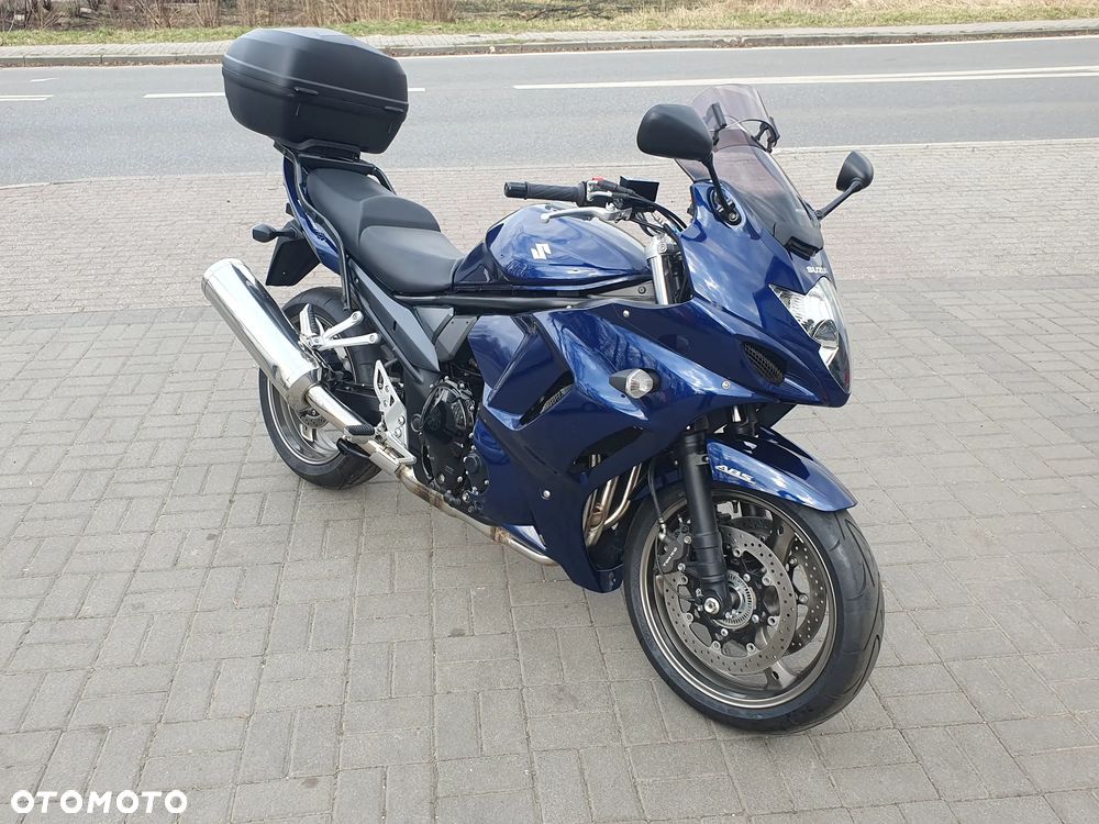 Suzuki GSX - 21
