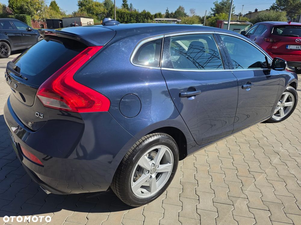 Volvo V40 D3 Geartronic Momentum - 16