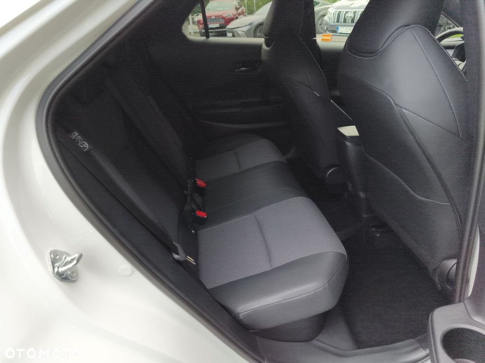 Toyota C-HR - 11