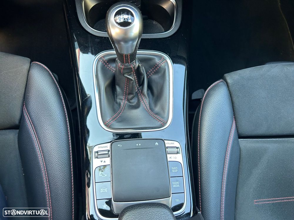 Mercedes-Benz A 180 d AMG Line - 15